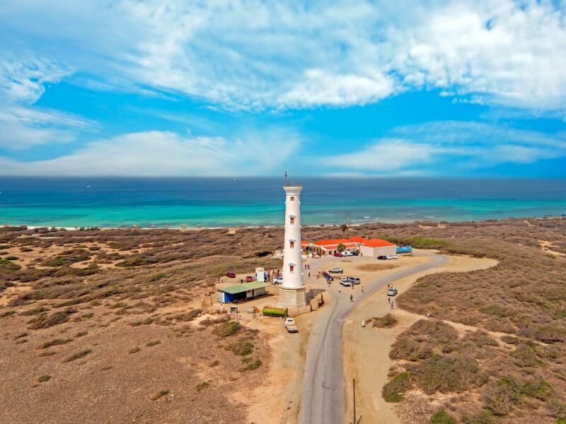 Czy są loty bezpośrednie z Polski na Arubę i ile mogą trwać?