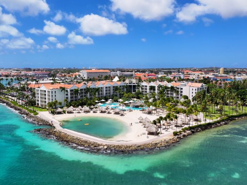 Czarterowe kontra rejsowe - z których lotów lepiej skorzystać?