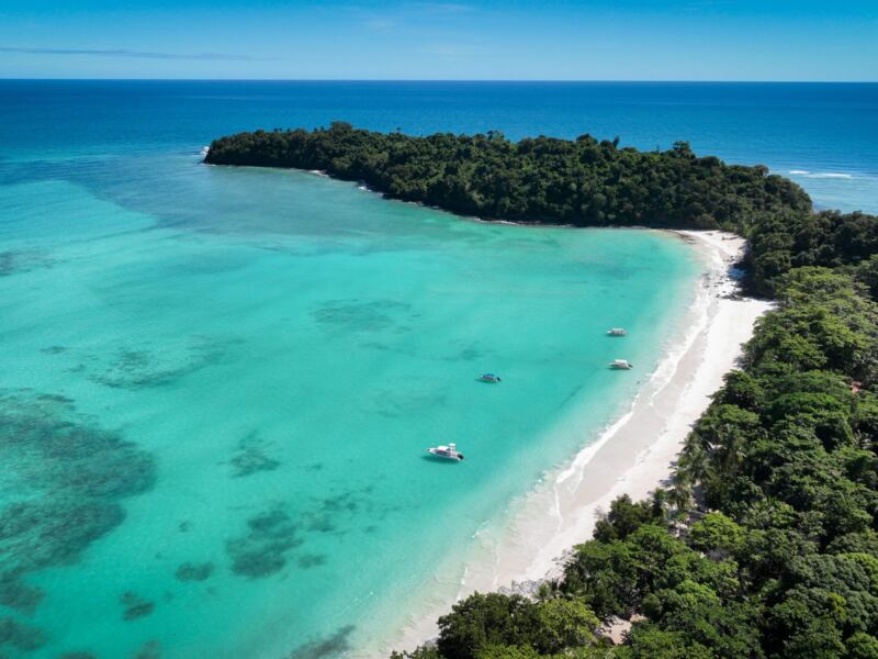 Co wpływa na długość lotu na Madagaskar?