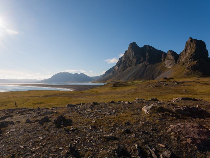 Co wpływa na długość lotu do Islandii?