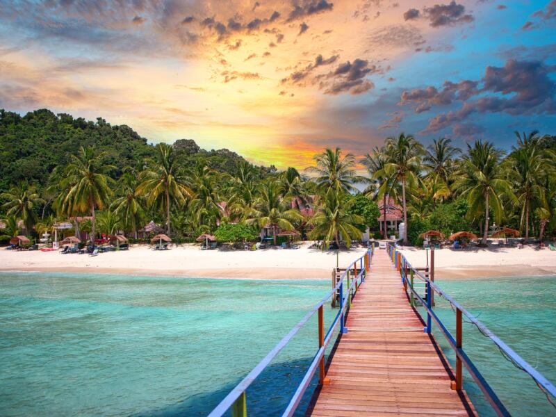 Czy są loty bezpośrednie z Polski do Malezji i ile mogą trwać?