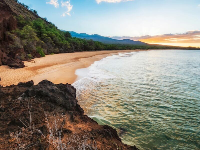 Co wpływa na długość lotu na Hawaje?