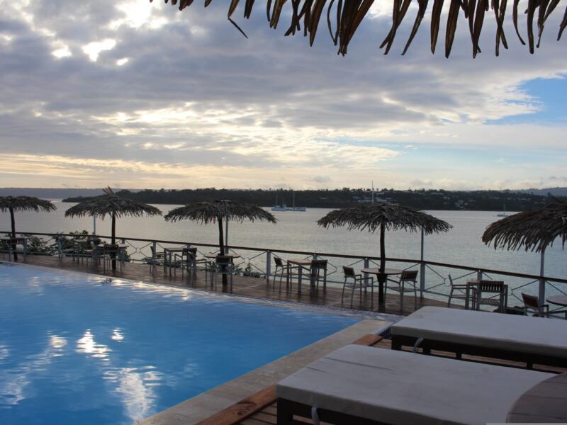 Co wpływa na długość lotu na Vanuatu?